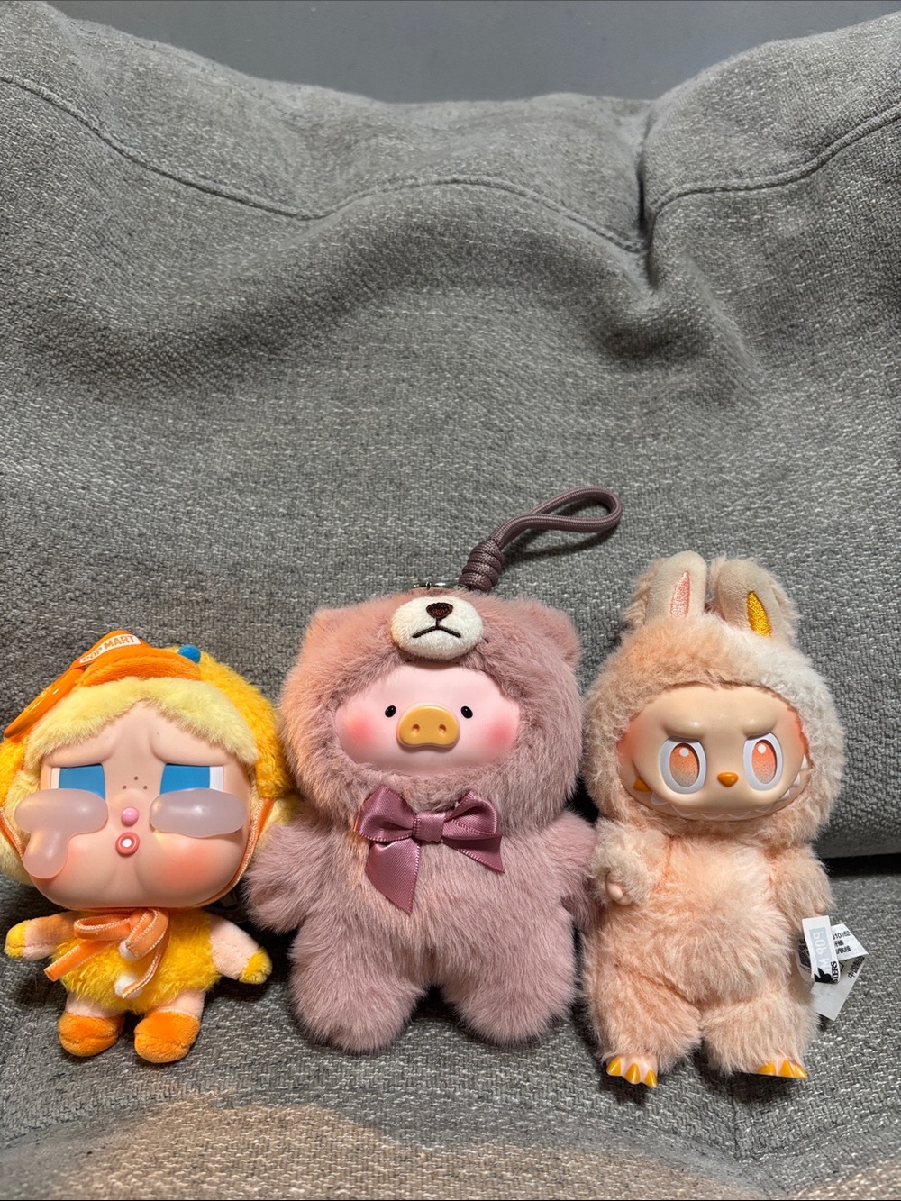 Pop mart cry baby, pig, labubu